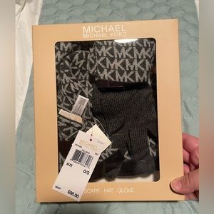 Michael Kora gift set. Scarf, Hat, Gloves. NWT New in Box